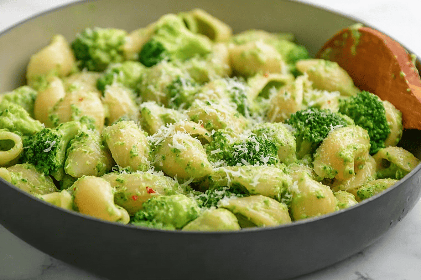 Light and Healthy Broccoli Pasta